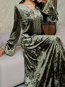 Al Najma 女士丝绒刺绣领阿拉伯风格连衣裙，秋冬款 - 軍綠色 - 查看 7