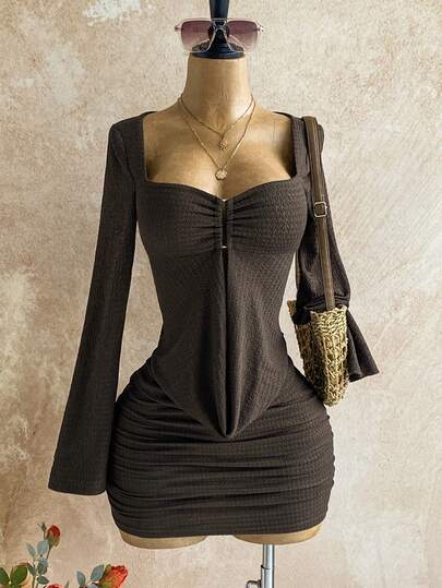 Soleia 1 pieza Vestido corto de manga larga con espalda descubierta y cintura con lazo de unicolor para mujer