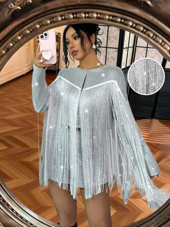 Xyvia 25+ 女士两件套，金属银箔点缀，圆领长袖修身外套搭配流苏装饰短裤，性感优雅，适合派对、室内聚会、圣诞氛围、秋冬季穿着。