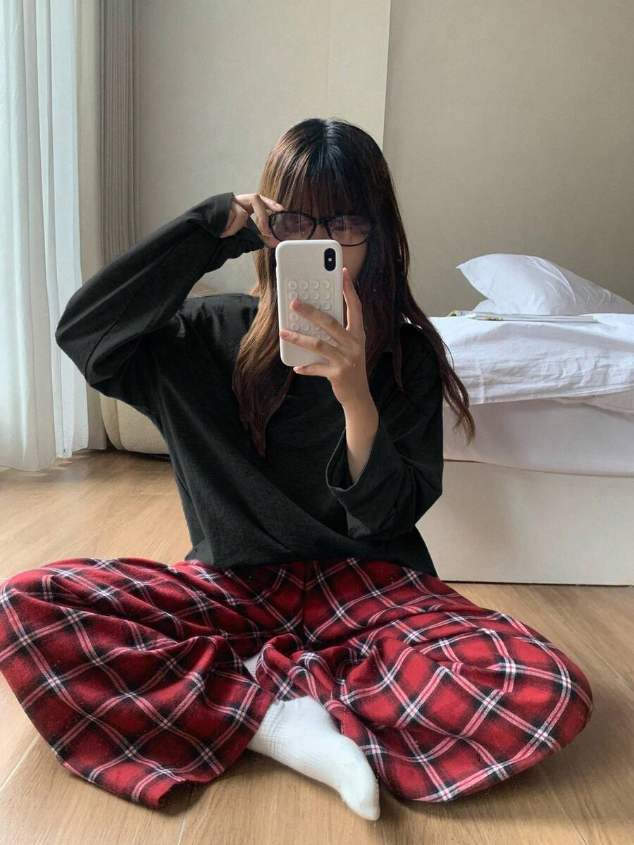 DAZY Teens/Youth Girls Casual Loose Plaid Pajamas/Loungewear, Autumn - Black - View 1