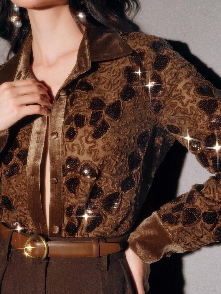 Nueva blusa de manga larga de terciopelo con parches de lentejuelas de alta gama en color marrón café para mujer, otoño/invierno