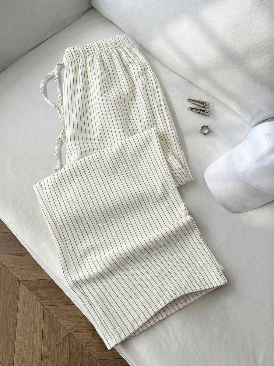 SHEIN PETITE CURVE Women's Striped Casual Pants, Bubble Pleated Fabric, Drawstring Waist, Relaxed Straight Leg, Casual & Romantic