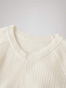 OFFICEAU Oversized Solid-Color Casual Commuter Style, Crew Neck Knit Sweater Men's Base Layer Sweater, Fall Winter, Old Money - Beige - View 3