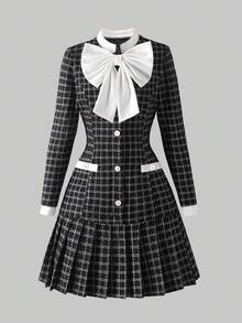 Chiếc váy dài tay kiểu Chanese thanh lịch và đa năng dành cho thiếu nữ này của Zhongda Girls có nơ trắng lớn ở phía trước và các chi tiết trang trí màu trắng ở tay áo. Tổng thể thiết kế thanh lịch và cổ điển, phù hợp với những dịp theo đuổi phong cách cổ điển và tinh tế. - màu đen - Xem 8