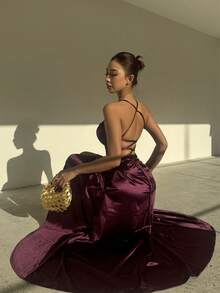 Chiquease Vestido con tirantes finos, espalda descubierta, volantes en el bajo y abertura en la espalda con lazo para mujer, ideal para citas, fiestas, vacaciones y días festivos - Rojo violeta - Ver 1