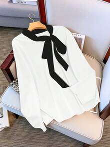 GlowEve CURVE 大码女式撞色领扭结前襟长袖宽松休闲衬衫 - 白色 - 查看 1