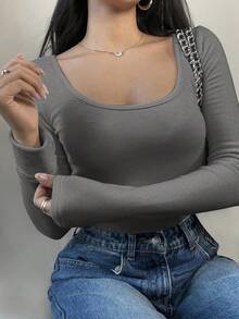 SHEIN BASICS قميص تي شيرت نسائي كاجوال بأكمام طويلة وياقة مستديرة، من قماش محبوك ذو لون أحادي، مصنوع من قماش حراري مُحسن دون ثقل، بتصميم ضيق مرن مناسب للخريف والشتاء