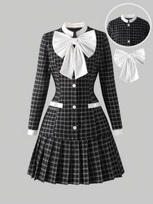 Chiếc váy dài tay kiểu Chanese thanh lịch và đa năng dành cho thiếu nữ này của Zhongda Girls có nơ trắng lớn ở phía trước và các chi tiết trang trí màu trắng ở tay áo. Tổng thể thiết kế thanh lịch và cổ điển, phù hợp với những dịp theo đuổi phong cách cổ điển và tinh tế. - màu đen - Xem 4