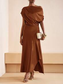 Zivah 2025秋季新音乐节、复活节、圣帕特里克节、西部风、游牧风、生日派对、毕业季、学院风、学生装、日常休闲、百搭、休闲、度假、邮轮旅行、海滩、日光浴、热门单品、街头风、婚礼宾客波西米亚风、通勤、早午餐、机场、派对及假日出行、不对称肩部缎面亮面长裙、紫色连衣裙 - 棕色 - 查看 3