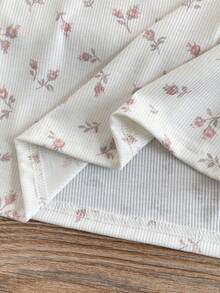 SHEIN 3 Stücke/Set Mädchen elegantes Blümchen-Rippstrick-Unterhemd-Set mit Rundhalsausschnitt und Langarm, Rosa, Nude & Weiß