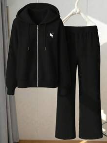 GlowEve CURVE 大码女装热销纯色长袖罗纹抓绒连帽拉链开衫+宽松罗纹抓绒抽绳腰裤，休闲外向优雅风格，胸前刺绣，两件套 - 黑色 - 查看 6