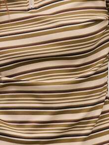 Nöista 长袖上衣，高领设计，半拉链闭合，银白色拉链头，饰有运动复古条纹，与牛仔布完美搭配，非常适合温暖的冬季叠穿、休闲季节装扮、圣诞节造型和舒适的新年造型。 - 彩色 - 查看 10