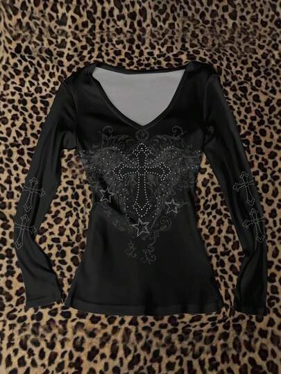  Áo thun tay dài cổ chữ V họa tiết cánh chim, trái tim và chữ thập Punk Attitoon, phù hợp cho nữ, Halloween, phong cách Y2K, thời trang đường phố, cổ điển, trở lại trường, mùa thu, kỳ nghỉ, trang phục thường ngày, thu/đông, hip-hop, phong cách thẩm mỹ cốt lõi, gothic, cyber gothic. Áo gothic, trang phục gothic nữ, áo sơ mi gothic, áo sơ mi gothic dài tay nữ.