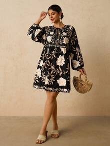 Travachic 大码休闲度假热带波西米亚印花前系蝴蝶结长袖宽松女式夏秋季户外短款连衣裙 - 黑色 - 查看 5