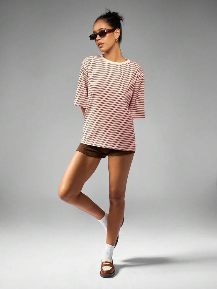 MISSGUIDED 女士超大条纹T恤，休闲宽松短袖，适合春夏日常穿着，舒适休闲。 - 酒紅色 - 查看 3