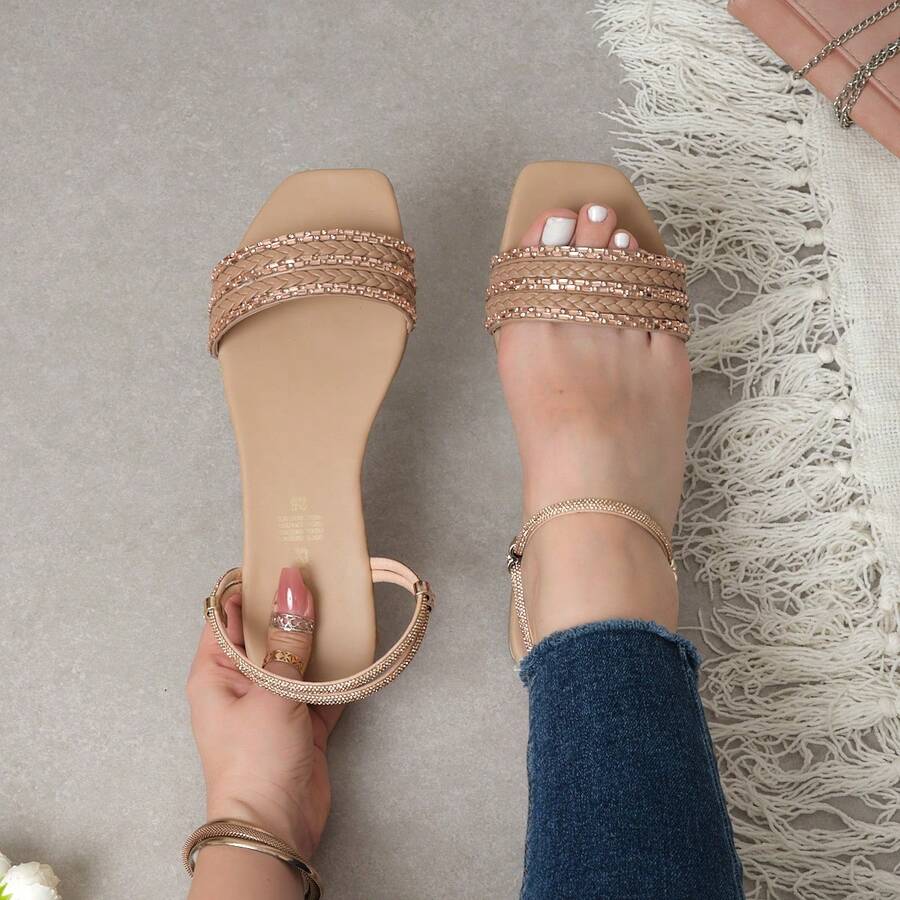 Sandalia plana mujer, sandalia con brillos, sandalia punta cuadrada, sandalia elegante casual, sandalia con aplicaciones brillantes, sandalia veraniega. - Maquillaje - Ver 1