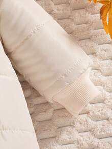 SHEIN Playful Pals 1件装女婴冬季新款2020拉链连帽连体衣，饰有刺绣熊耳朵，罗纹袖口和下摆，日常休闲保暖装扮 - 杏色 - 查看 6
