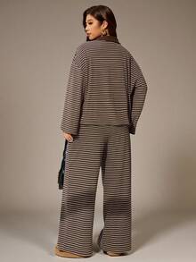 Auralis 大码女式条纹 Polo 领长袖 T 恤和阔腿裤休闲两件套，秋季两件套家居服套装，大码女式套装，大码家居服套装，大码配套套装，家居服/POLO 领棕色条纹，柔软舒适，高弹力，休闲大码两件套/复古/学院风/休闲日常街头宽松套装/棕色条纹两件套/运动秋冬套装两件套家居服套装 - 藍白色 - 查看 5
