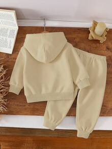 男婴字母印花连帽卫衣和松紧腰字母印花裤两件套，适合外出、休闲穿着，秋冬季节，男婴套装，灰色卫衣套装 - 卡其色 - 查看 2