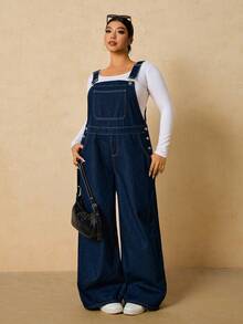 SHEIN PETITE CURVE Peto vaquero holgado de talla grande para mujer con diseño de botones, bolsillos y piernas anchas, de estilo casual y elegante, en color azul oscuro, con un ajuste suelto y bolsillos funcionales, ideal para uso diario, invierno, Navidad, Año Nuevo, Acción de Gracias, viajes, graduación, estilo Y2K, uso casual, fiesta, boda, negocios y talla grande - Azul - Ver 3