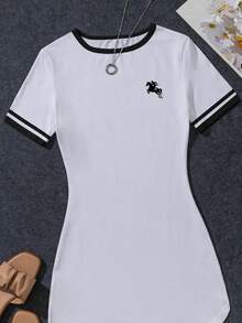 INAWLY 热销推荐，简约黑白撞色骑士Logo女式修身连衣裙，适合日常购物、约会和通勤，时尚修身百搭。 - 白色 - 查看 3