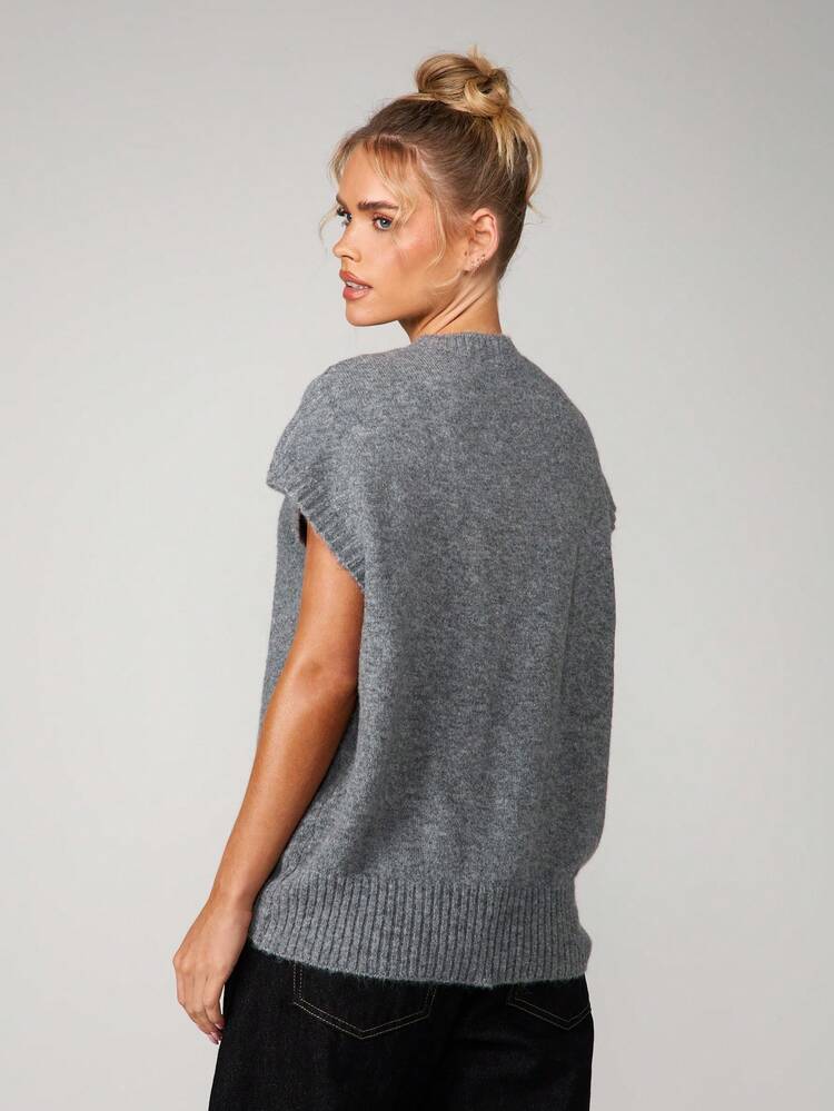 MISSGUIDED Sleeveless Knit Sweater Vest Crew Neck Ribbed Hem Winter Fall Layering Piece