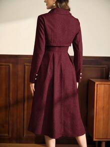 Vintamour Conjunto vintage elegante de 2 piezas para dama, vestido de tirantes con cuello cuadrado y línea A, y chaqueta corta de manga larga, con decoración de botones de perlas falsas - Burdeos - Ver 4