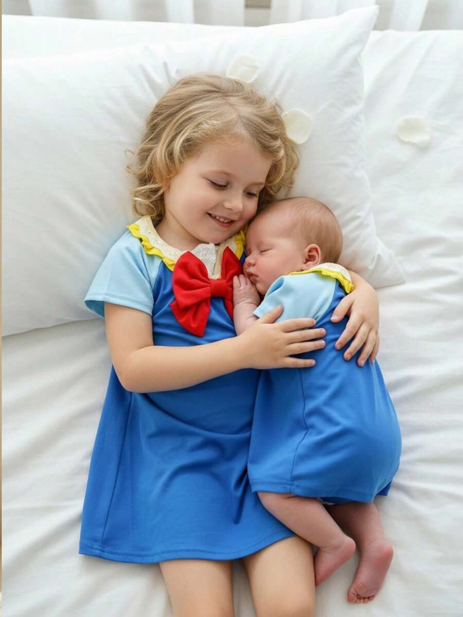 SHEIN 女宝宝简约时尚可爱撞色拼接蝴蝶结装饰短袖睡袍睡衣 - 彩色 - 查看 1