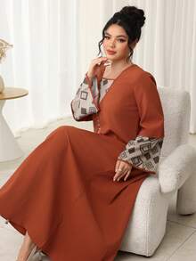 Al Najma 女士撞色几何印花阿拉伯风格连衣裙 - 棕色 - 查看 7