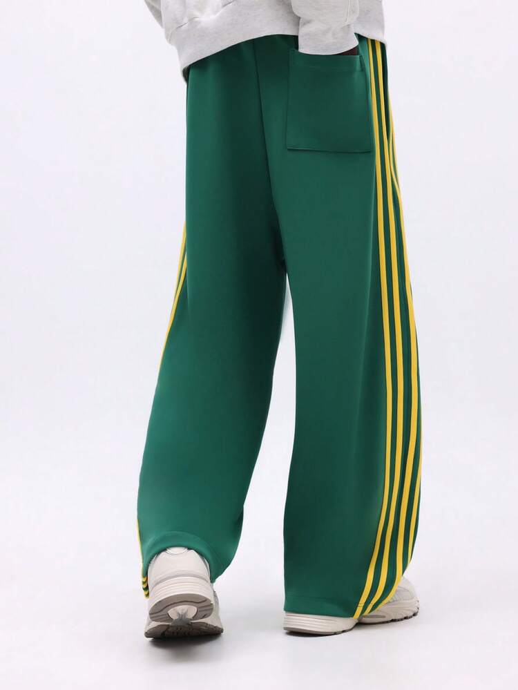 SUMWON Relaxed Fit Side Stripe Sweatpants With Logo Detail Casual Loungewear Comfortable Drawstring Waist Jogger Style Pants Plain