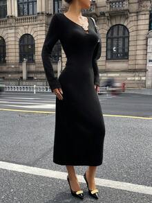 DAZY Elegant V-Neck Women's Sweater Dress With 3D Floral Decor, Suitable For Banquet And Party, Autumn/Winter - Black - View 3