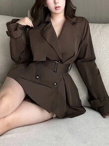 Flirla 优雅纯色系带修身纽扣装饰休闲简约A字风衣 - 棕色 - 查看 3
