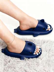 Zapatillas de tiburón de moda para hombres y mujeres, suela suave antideslizante, ideal para interiores y exteriores, zapatillas Four Seasons - Azul Marino - Ver 3