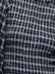 Nöista 这款两件套格子套装包含一件长袖衬衫和一条配套半身裙，裙腰处饰有荷叶边，打造优雅正式的造型，非常适合女性春假穿着，轻松实现从办公室到晚宴的转换，以及在派对、生日聚会和优雅庆典等场合展现精致造型。 - 藏蓝色 - 查看 6