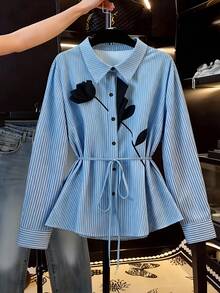 GlowEve CURVE 大码女式休闲/办公条纹3D立体花卉贴花装饰长袖衬衫，腰部系带，秋冬款 - 藍色 - 查看 1