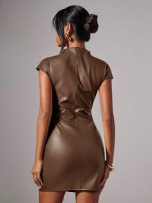 COSMINA 女士优雅 PU 皮革褶皱迷你连衣裙，夏季 - 棕色 - 查看 2