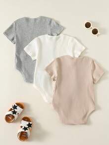 SHEIN Bộ 3 món/Bộ đồ liền thân và quần dài tay ngắn cổ tròn thoải mái màu trơn mềm mại cho bé trai/gái mới biết đi, phong cách cơ bản thường ngày đa năng thích hợp mặc trong nhà, ngoài trời, hàng ngày, thể thao, vui chơi, tiệc tùng, chụp ảnh, ngày lễ, năm mới, xuân/hè - Nhiều màu - Xem 2