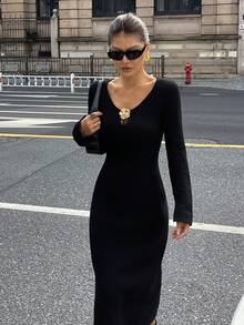 DAZY Elegant V-Neck Women's Sweater Dress With 3D Floral Decor, Suitable For Banquet And Party, Autumn/Winter - Black - View 1
