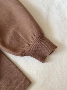 SHEIN 女童撞色领毛衣和针织裤套装 - 卡其色 - 查看 4