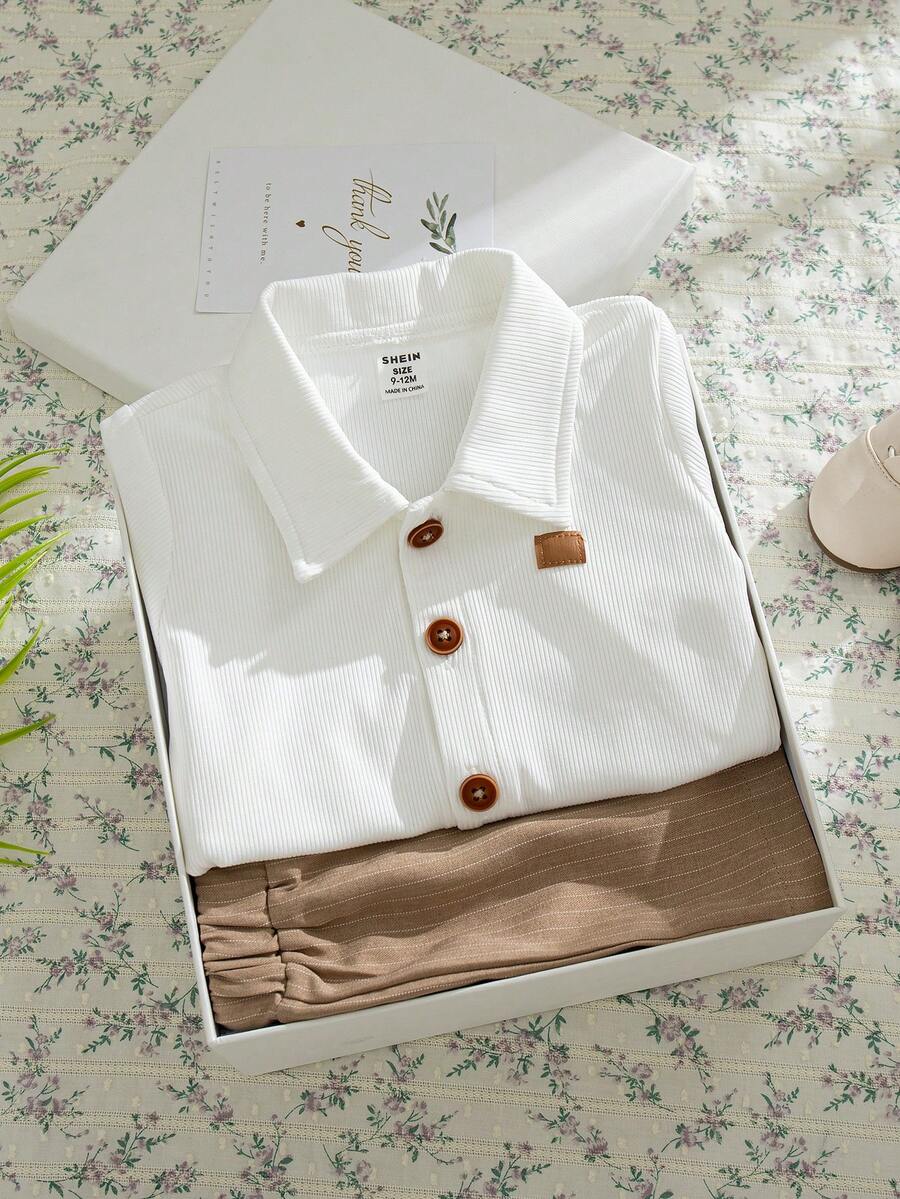 Souflis Set 2 buc. pentru bebeluși băieți, primăvară/toamnă, cămașă casual moale cu mânecă scurtă, guler polo, cu nervuri, și pantaloni scurți kaki cu nervuri verticale - Multicolor - Vizualizare 1