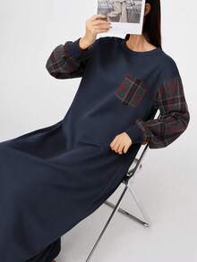 Modelyn 女士格子拼接圆领落肩长袖休闲口袋卫衣裙 - 藏蓝色 - 查看 3