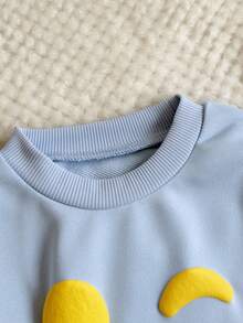 SHEIN 2pcs Baby Boys Toddler Infant Kids Cute Sweet Fashion Casual Light Blue Solid Color Large Yellow Winking Smile Face Print Graphic Long Sleeve Round Neck T-Shirt Sweatshirt Pullover Tops And Elastic Waist Sweatpants Joggers Pants Two Piece Outfit Sets Tracksuit Thick Soft Clothes For Daily Wear Home Indoor School Fall Autumn Winter - Blue - View 5
