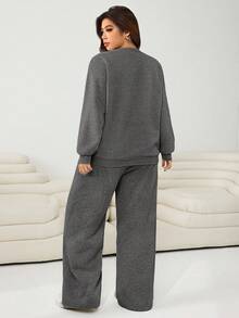 Solflare 大码女式深灰色骑士印花落肩长袖卫衣和阔腿裤休闲两件套 - 深灰色 - 查看 2