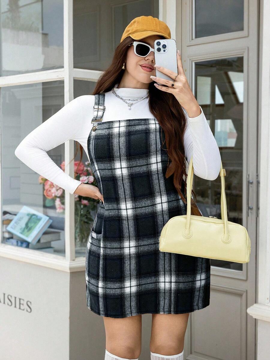 SHEIN LUNE 大码女式黑色灯芯绒连衣裙，带口袋和可调节肩带，适合 Barnfit 感恩节女装、新年女装、冬季连衣裙、冬季服装、锐舞派对服装和连身裙。 - 黑色 - 查看 1