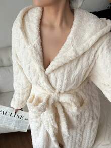 SHEIN Áo choàng dài bằng lông cừu mềm mại, ấm áp, họa tiết bông lúa mì, kiểu dáng rộng rãi, thoải mái, có mũ trùm đầu, túi và thắt lưng, dành cho nữ cỡ lớn, thích hợp cho mùa thu/đông. - Màu be - Xem 3