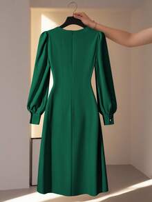 Franclia Vestido elegante de mujer de unicolor con cuello redondo, volantes y manga larga - Verde Oscuro - Ver 2