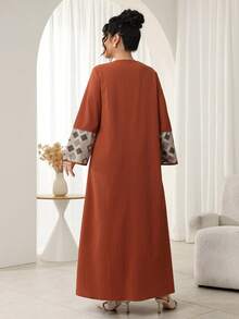Al Najma 女士撞色几何印花阿拉伯风格连衣裙 - 棕色 - 查看 5