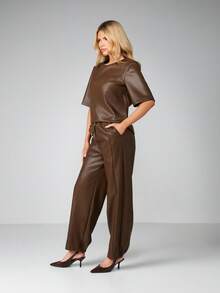 MISSGUIDED Bộ đồ phối hợp hai mảnh da giả Giáng sinh dành cho nữ gồm áo da thuần chay màu nâu và quần jogger - Màu xanh lá cây đậm - Xem 4