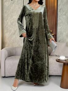 Al Najma 女士丝绒刺绣领阿拉伯风格连衣裙，秋冬款 - 軍綠色 - 查看 4