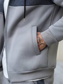 Manfinity CasualCool 男士秋冬撞色连帽卫衣+抽绳腰运动裤，浅灰色拼接，休闲百搭，适合室内外穿着。男士休闲两件套，灰色和白色套装，男士运动套装，男士两件套运动服，男士慢跑套装，日常休闲、周末旅行、户外活动、探险旅行、轻松的工作环境或半正式场合，男友/老公礼物，周年纪念礼物，圣诞节服装。